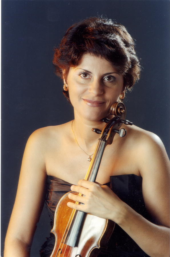 Cristina Anghelescu mic